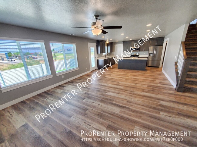 Building Photo - Beautiful 4 Bed, 2.5 Bath Roy Home