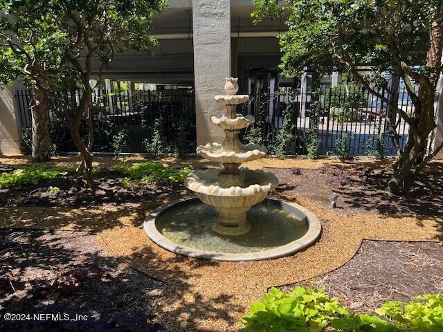 Foto del edificio - 400 E Bay St