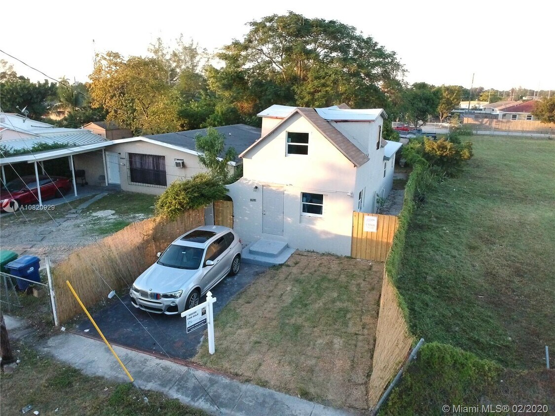 Primary Photo - 1713 NW 76th Terrace