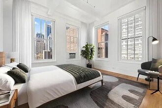 Building Photo - 448 W 37th St