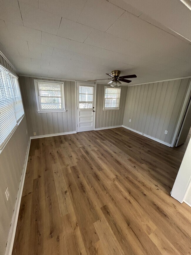 Foto del edificio - 1723 Crouson St