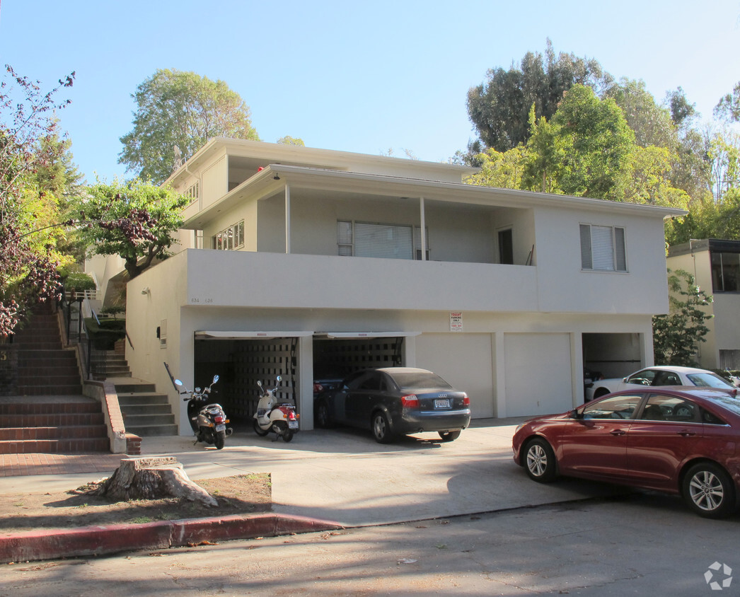 Primary Photo - 634 Kelton Ave