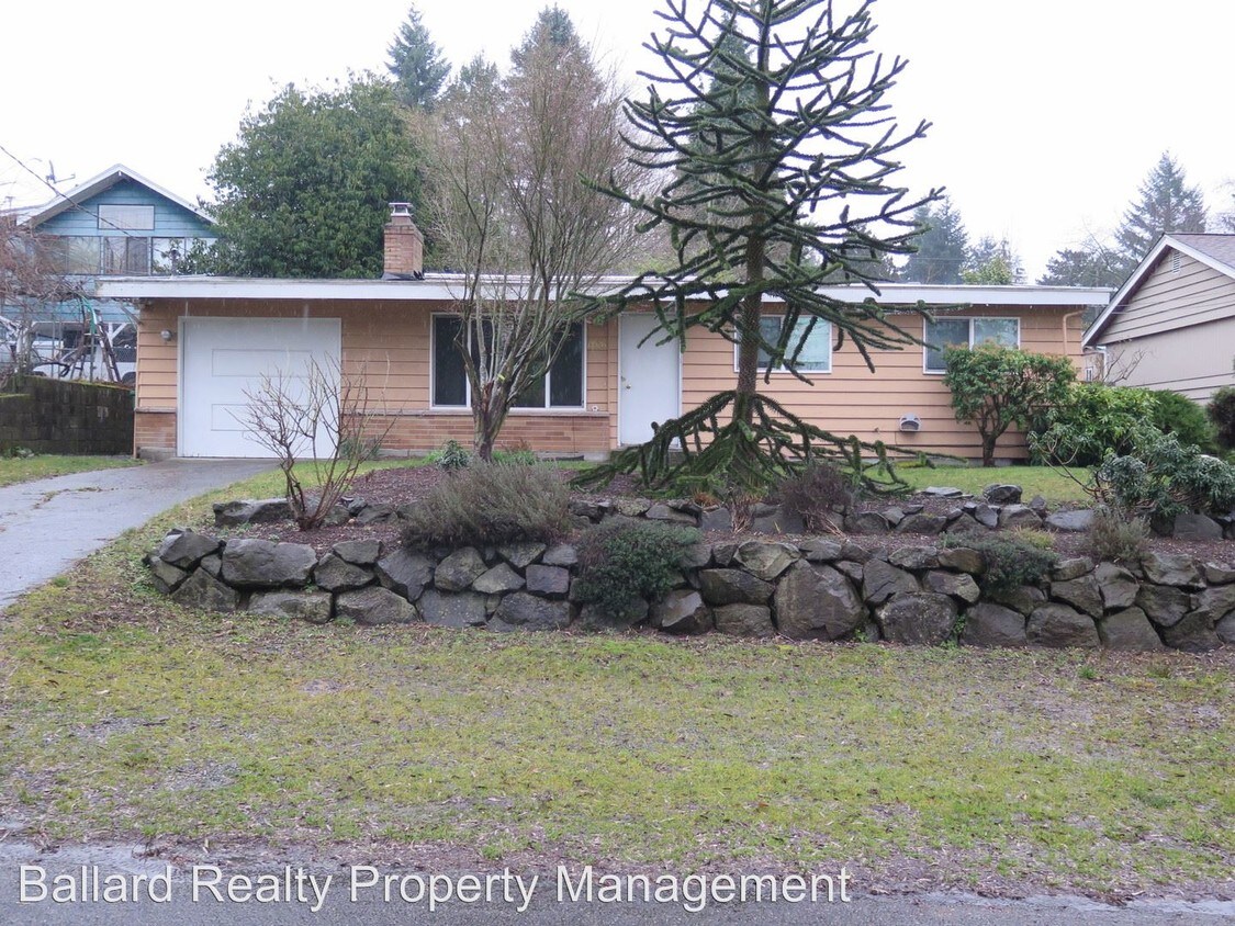 Primary Photo - 3 br, 1 bath House - 13526 35th Ave NE