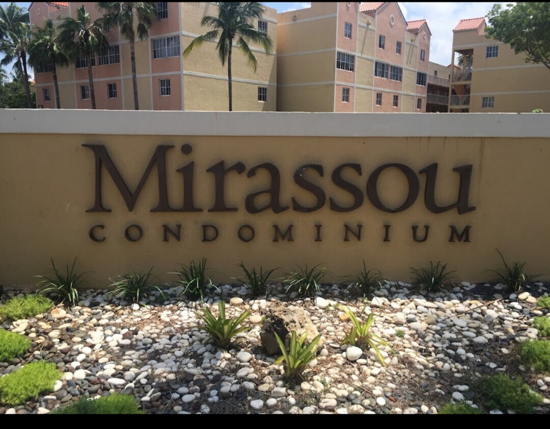 Foto principal - 6045 NW 186th St