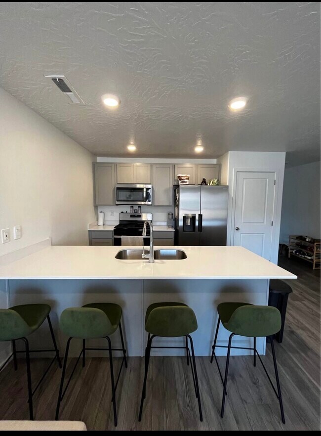 Foto del edificio - 3182 E Elkhorn Ln