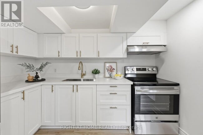 Building Photo - 156 E 36th St