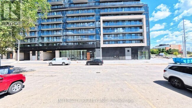 Photo du bâtiment - 3009-3009 Novar Rd