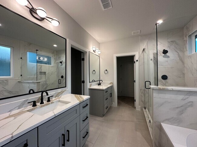 Building Photo - 4 Bedroom 3 Bathroom 2,800sqft NEW CONSTRU...