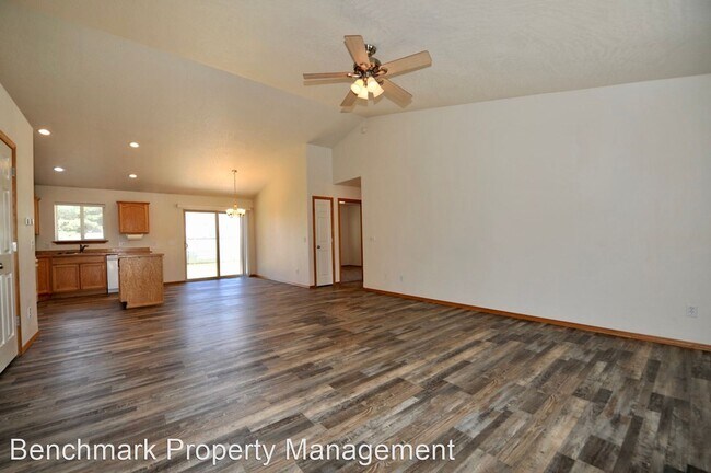Building Photo - 3 br, 2 bath House - 9347 N. Macie Loop