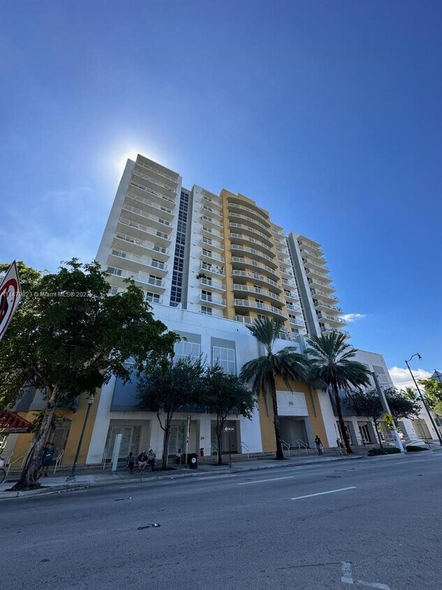 Primary Photo - 900 SW 8th St