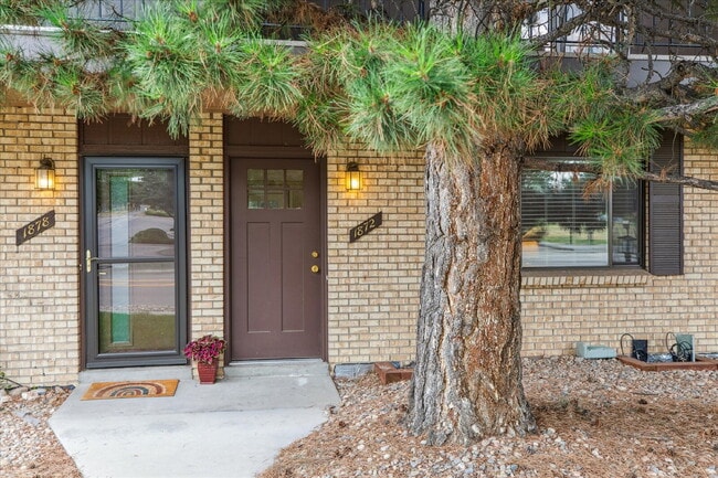 Photo - Pet-friendly 2 bed/2.5 bath Lakewood townhome - Available Now!
