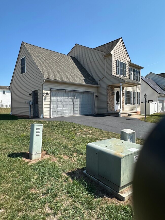 Foto del edificio - 110 Nolan Dr