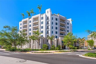 Building Photo - 701 Valencia Ave