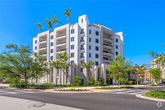 Building Photo - 701 Valencia Ave