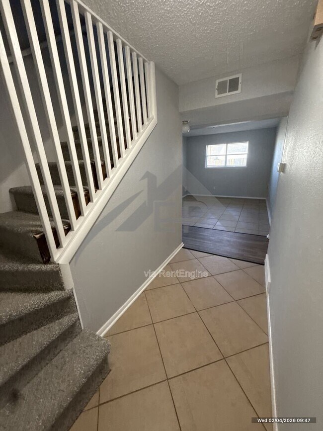 Foto del edificio - 629 Reynolds Rd