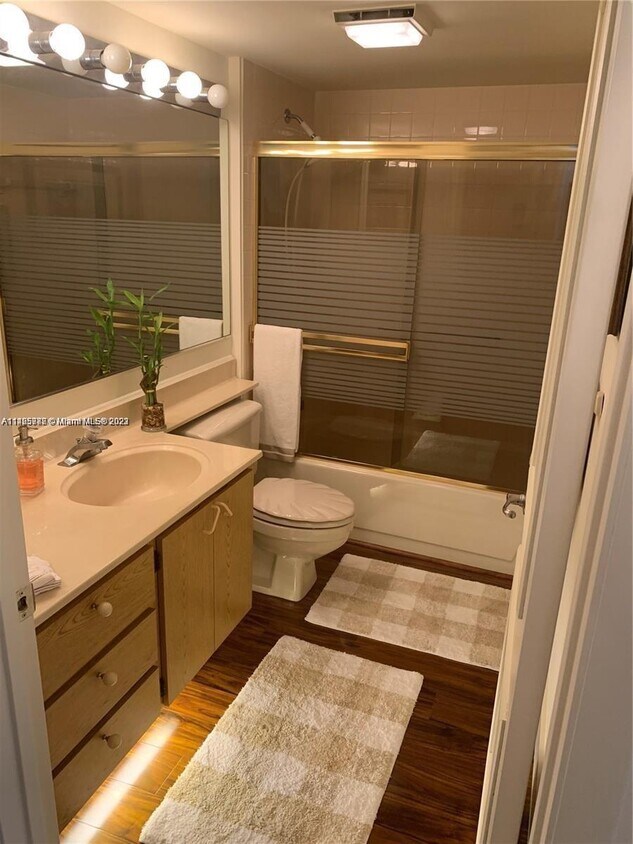 Foto del edificio - 6193 Balboa Cir