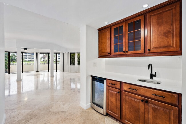 Foto del edificio - 1141 Marine Way E