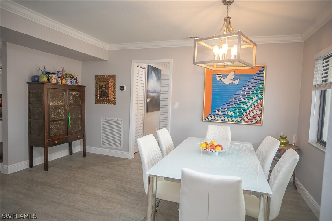Foto principal - 910 Vanderbilt Beach Rd