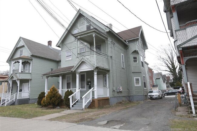 Building Photo - 469 Howard Ave
