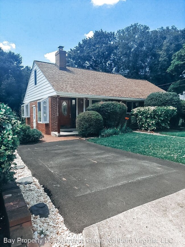 Building Photo - 4 br, 2 bath House - 35 S Edison St