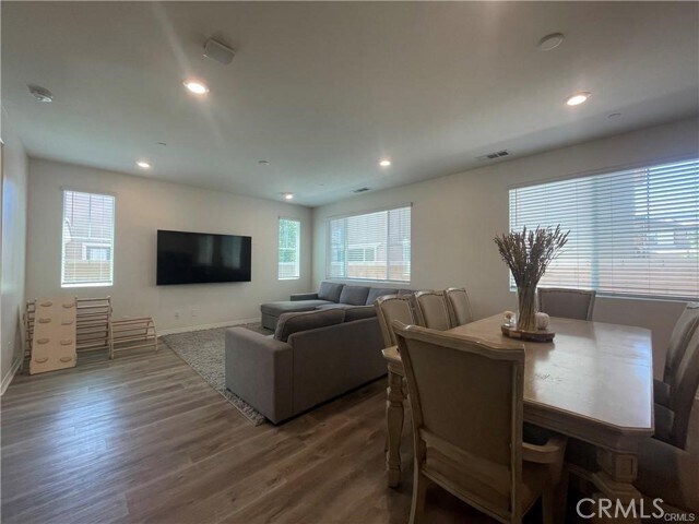 Foto del edificio - 3137 E Mt Rainier Drive