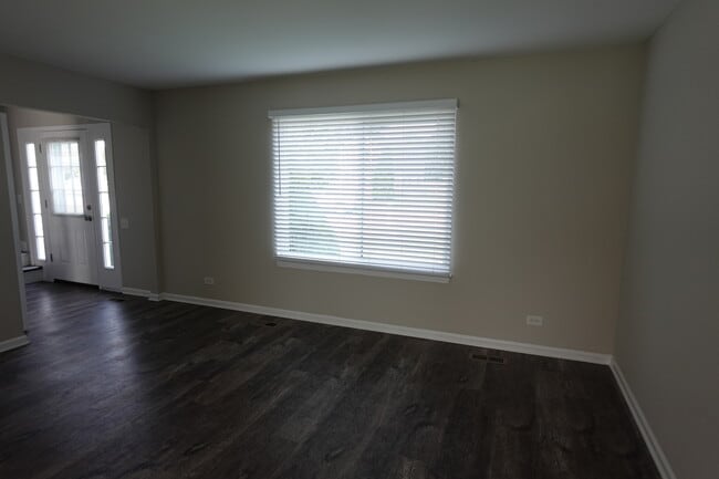 Building Photo - 1492 Golden Oaks Pkwy
