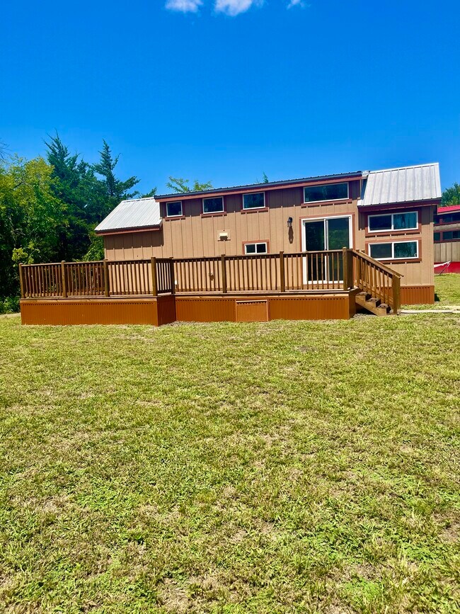 Building Photo - 2510 Private Rd 1180