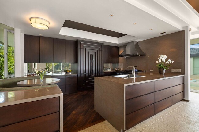 Building Photo - Luxury Architectural Masterpiece w/ Infini...