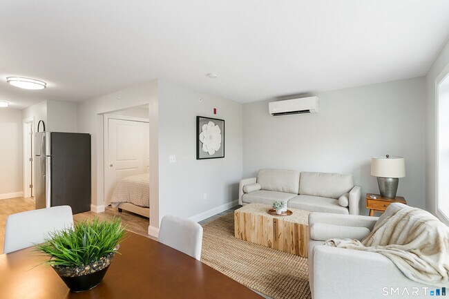 Foto del edificio - 1645 Black Rock Tpke