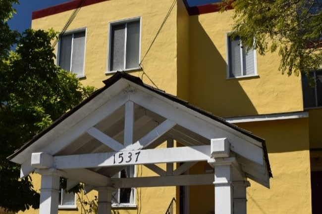 Foto del edificio - 1537 Schiller St