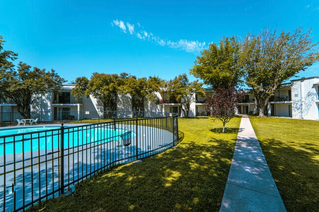 Pool Area - Centurion Pearl