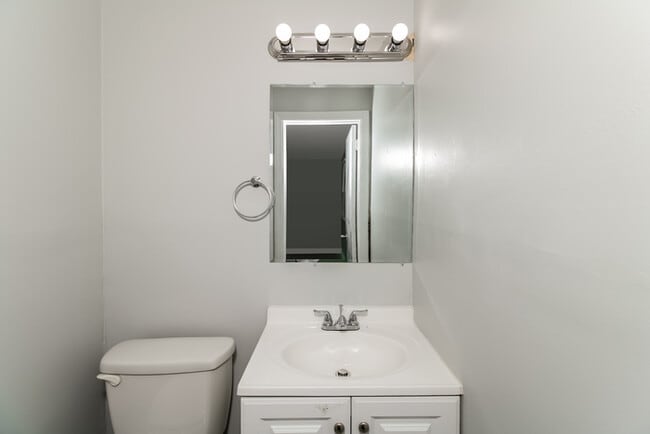 Building Photo - 1513 Omega Dr