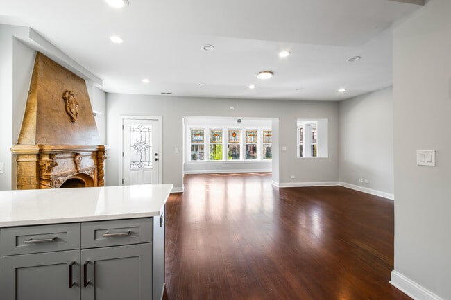 Foto del edificio - 4637 N Dover St