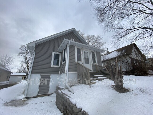Building Photo - 33 Hartford Ave