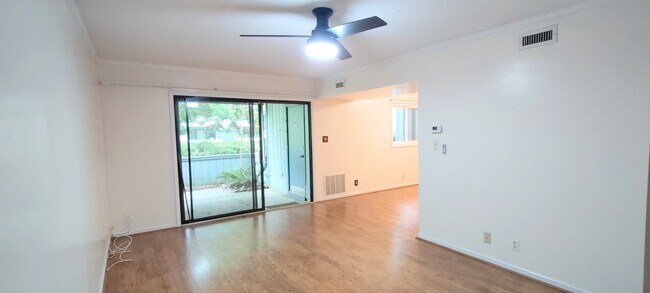 Foto del edificio - 10301 N Kings Hwy