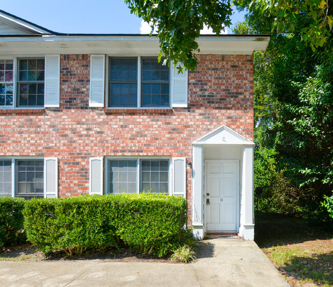 Foto del edificio - Charming Mount Pleasant Townhouse