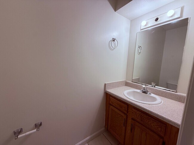 Foto del edificio - 3 Bedroom 2.5 Half Bath Townhouse