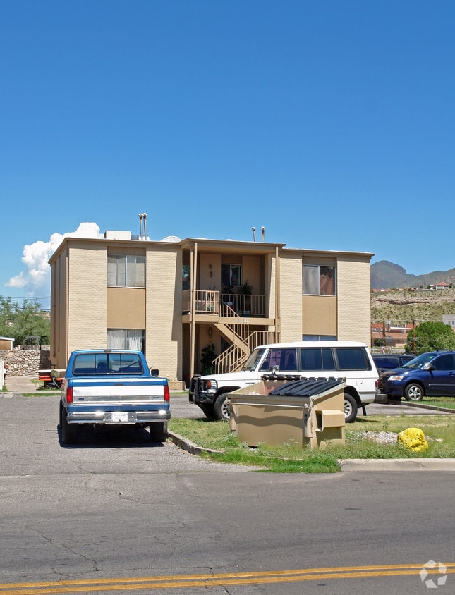 Building Photo - 5200 Carousel Dr