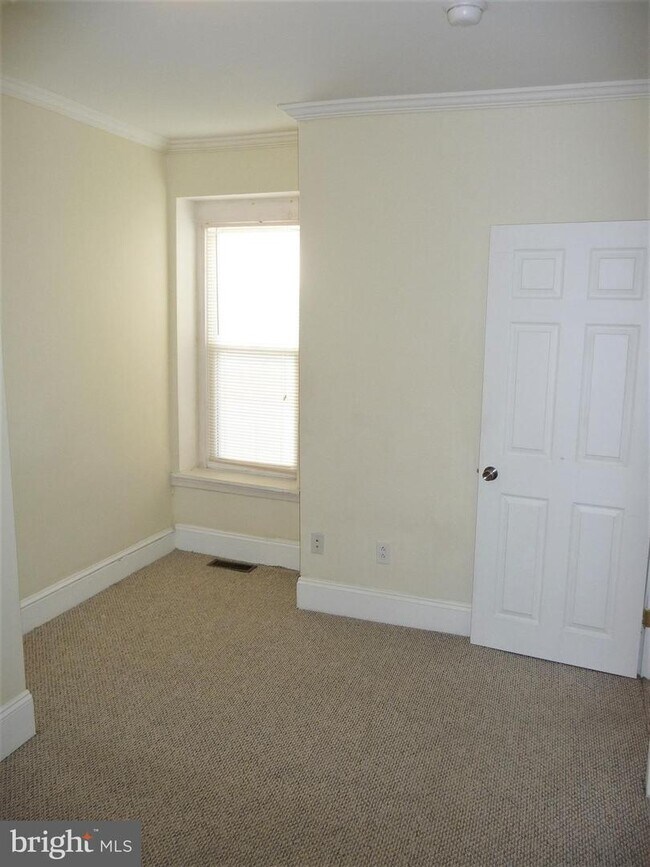 Foto del edificio - 661 N 33rd St