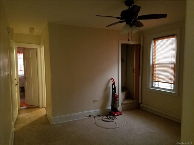 Building Photo - 24-33-33 Ericsson St