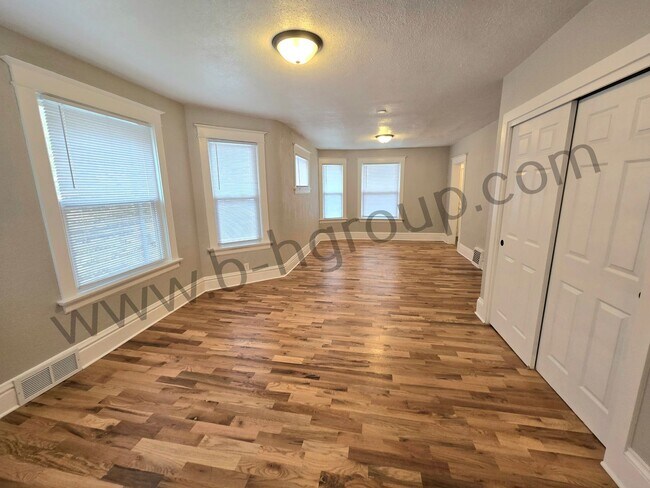 Foto del edificio - 2629 Roosevelt Rd