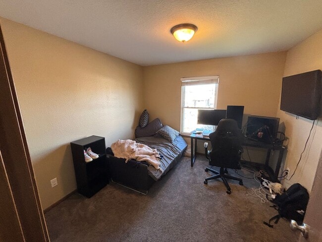 Foto del edificio - Your Dream Home Awaits – Gorgeous 4 Bed / 2.5 Bath with Spacious Backyard & Attached Garage