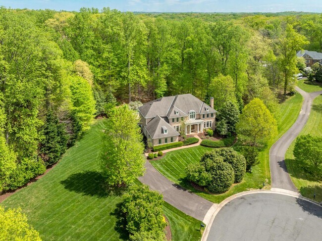 Building Photo - A remarkable brick colonial nestled on 1.7...