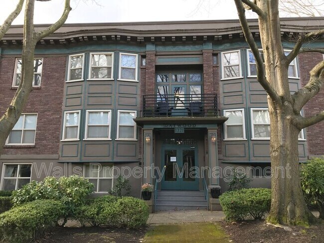 Building Photo - 1321 4th Ave W