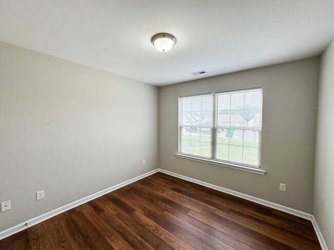 Foto del edificio - 335 Flat Cove Rd