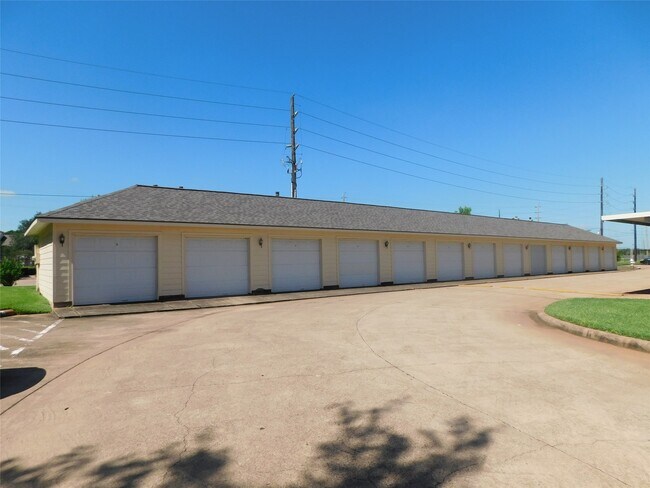 Foto del edificio - 2710 Grants Lake Blvd
