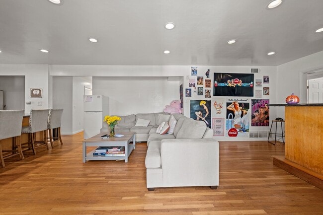 Foto del edificio - 5227 E Falls View Dr