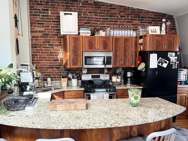 Foto del edificio - 172 Bunker Hill St