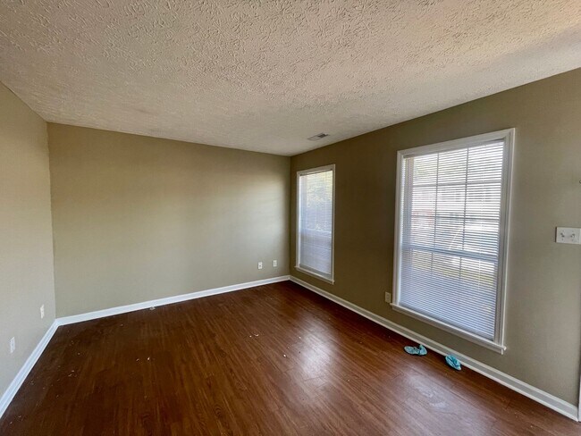 Foto del edificio - 1450 Ashbourne Dr