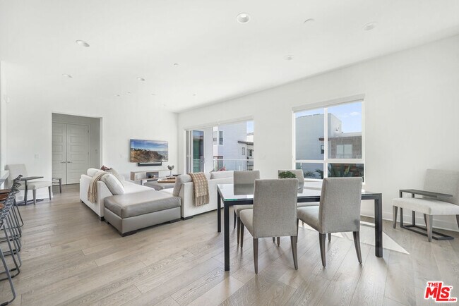 Building Photo - 5695 Goldeneye Ct